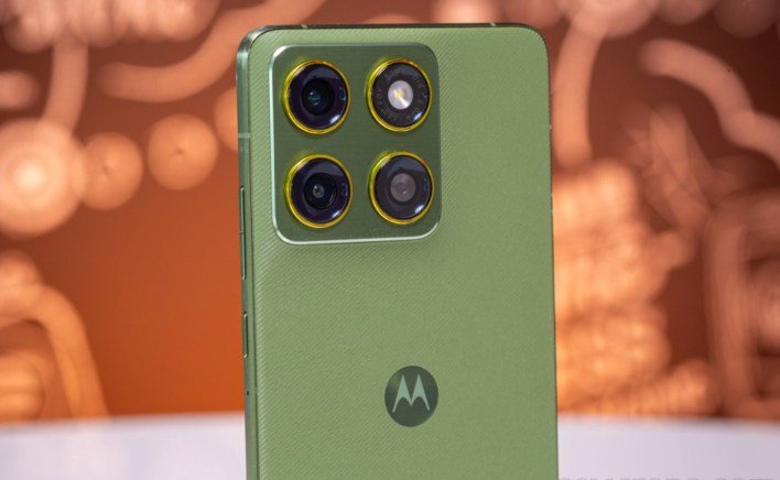 موتورولا توسّع برنامج Android 17 التجريبي ليصل إلى عدد أكبر من المستخدمين