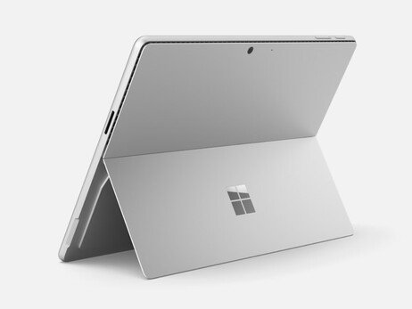 ميكروسوفت تطلق جهازها الجديد Surface Pro 12 عالميا بذاكرة عشوائية تصل إلى 64 جيجا وشاشة OLED بمعدل 120 Hz