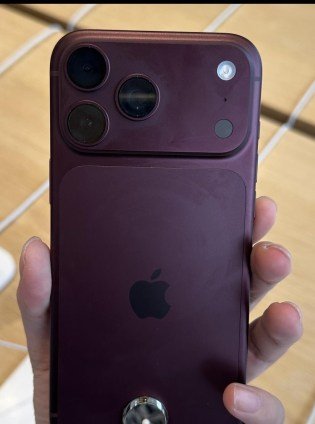 مستخدمو iPhone 18 Pro يواجهون مشكلة جديدة في اللون العنابي.. الطلاء يتلاشى لدى بعض الأجهزة